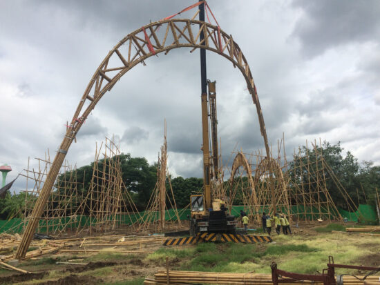 Prefabricated bamboo trusses start going up for the Bamboo Sports Hall for Panyaden International School located in Chiangmai, Thailand (Photo courtesy Chiangmai Life Architect via Worldarchitecturenews.com)